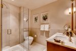 Bathroom - Studio plus Den Residence - Solaris Residences Vail